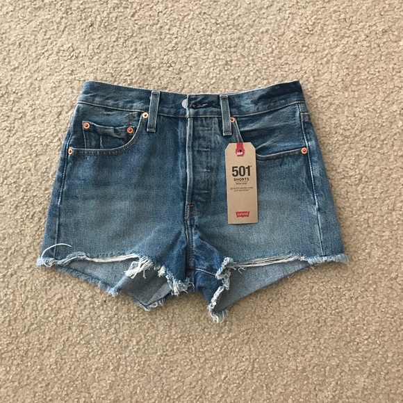 ✨Lastsz31 NWT Levi’s 501 High Rise cut off short - Picture 3 of 5